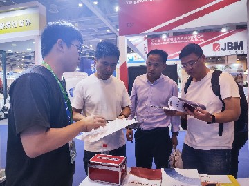 2025新澳门免费原料网亮相ITTC2025：“基于环形空间灌浆质量监测控制技术”获中国非开挖杰出技术奖！